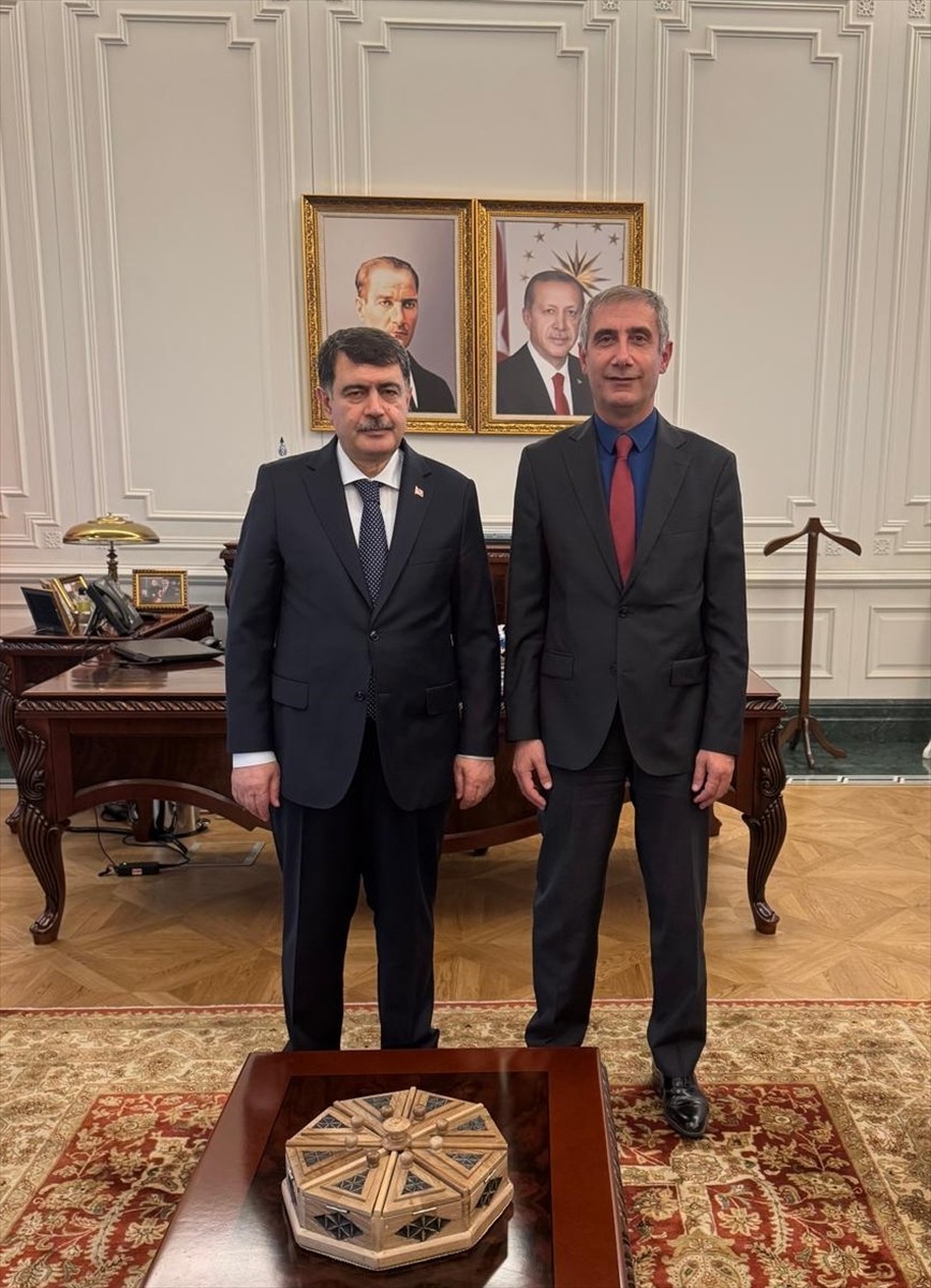 Ankara Valisi Vasip Şahin, Türkiye Atletizm Federasyonu (TAF) Başkanı Ahmet Karadağ ve yönetim...