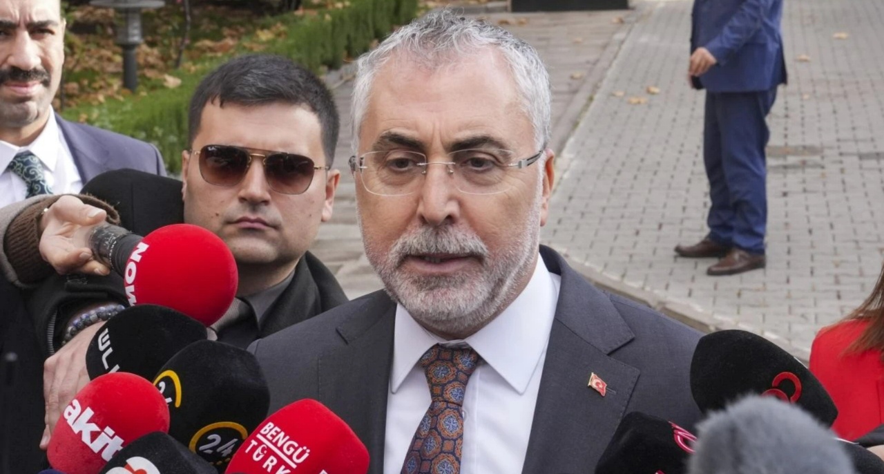 Bakan Işıkhan'dan Çarpıcı Asgari Ücret Açıklamları: Fırsatçılarla Mücadele Başlıyor!