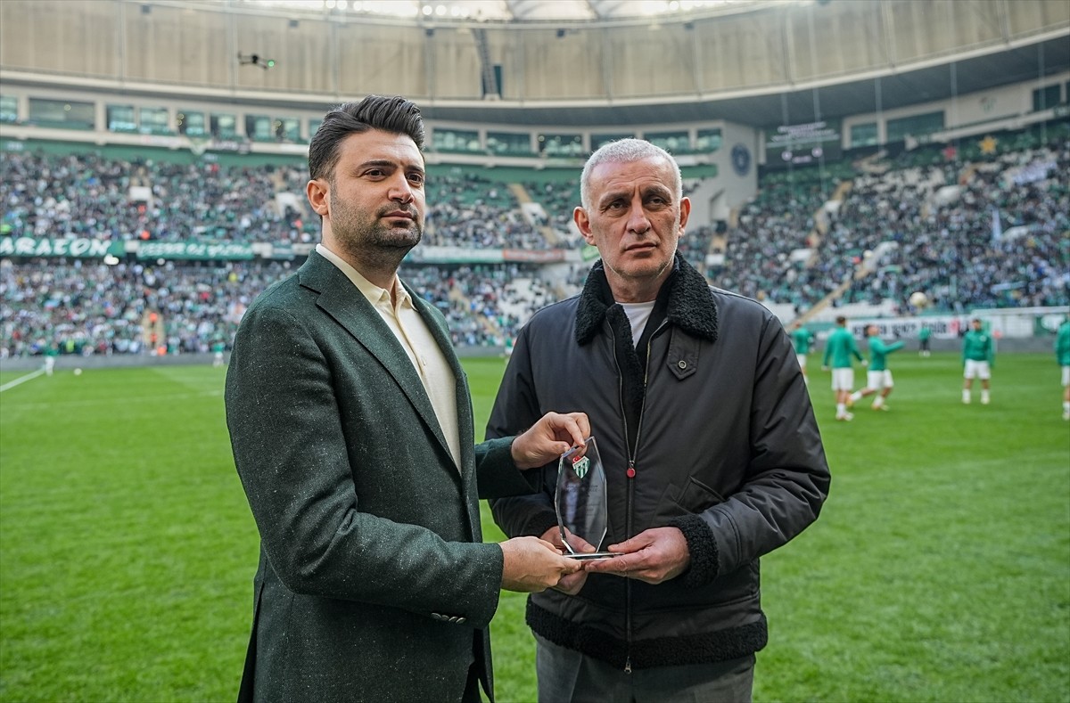 Bursaspor'un taraftar grubu Texas'a, kadına şiddete dikkati çeken koreografisinden dolayı Türkiye...