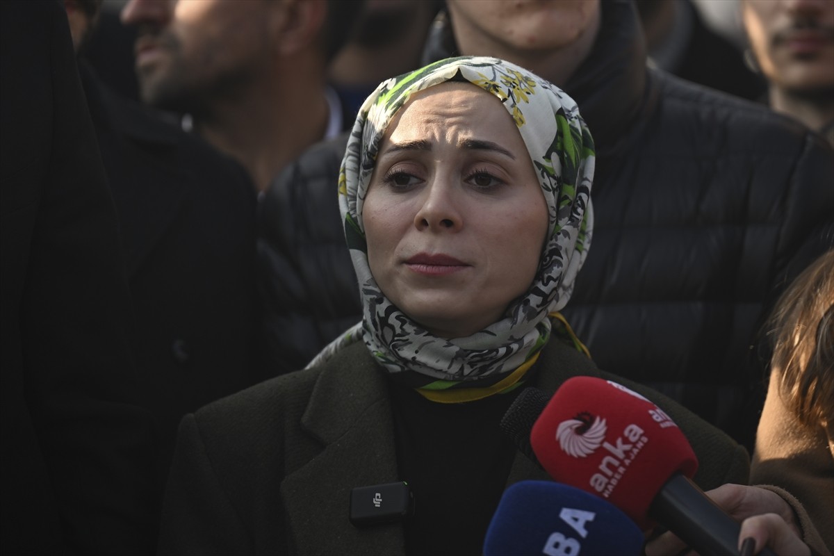 CHP Genel Başkan Yardımcısı Sevgi Kılıç, partisinin gençlik kolları üyeleriyle Gençlik ve Spor...