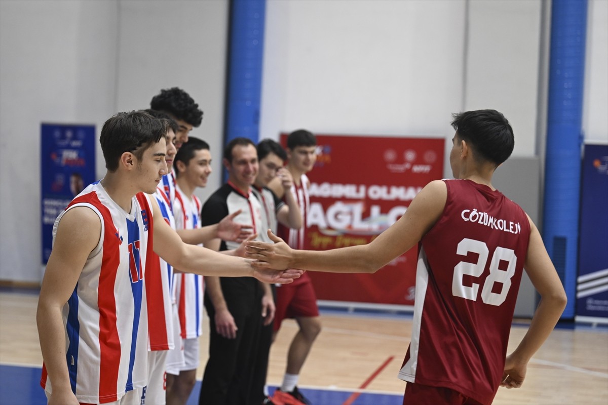 Gençleri bağımlılıktan uzaklaştırma ve spora kazandırma amacıyla bu sene dördüncüsü düzenlenen Tek...