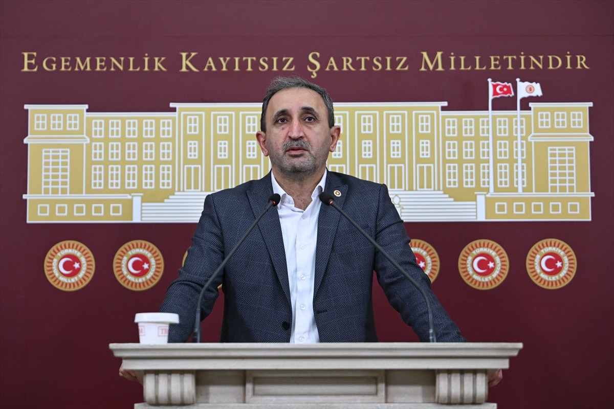 HÜDA PAR Gaziantep Milletvekili Şahzade Demir, TBMM'de basın toplantısı düzenledi.