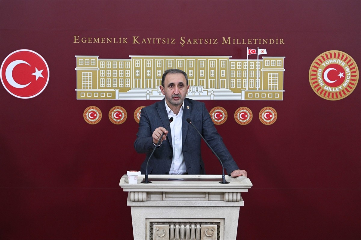 HÜDA PAR Gaziantep Milletvekili Şahzade Demir, TBMM'de basın toplantısı düzenledi.