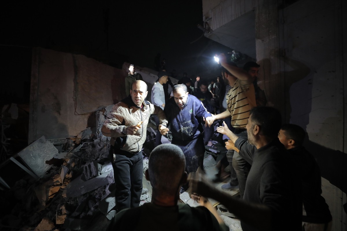 İsrail ordusunun, Gazze Şeridi'nin orta kesimindeki Nusayrat Mülteci Kampına düzenlediği...