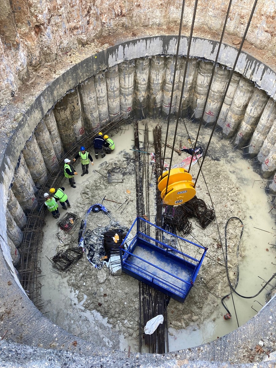 İstanbul Büyükşehir Belediyesi (İBB), Eyüpsultan-Bayrampaşa raylı sistem hattının tamamlanmasıyla...