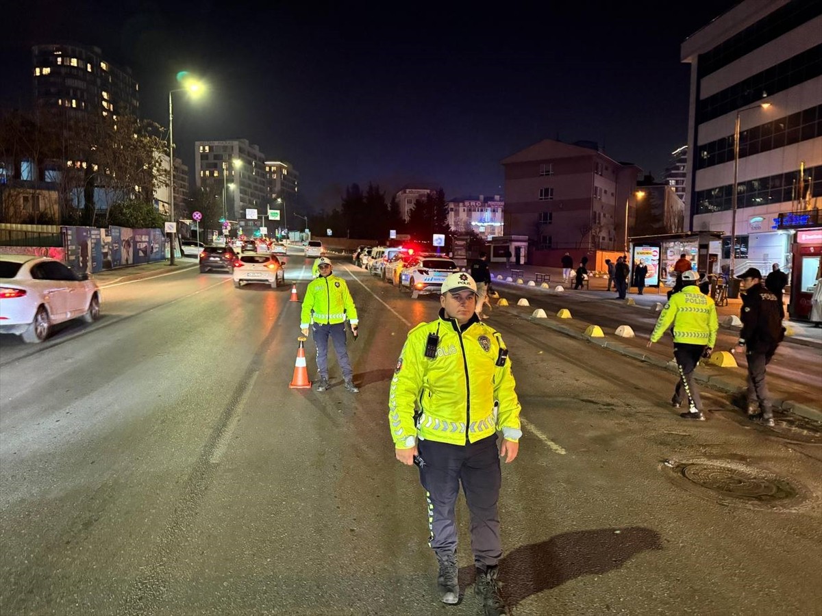 İstanbul Emniyet Müdürlüğü ekiplerince, suçla mücadele kapsamında faillerin tespiti ve...