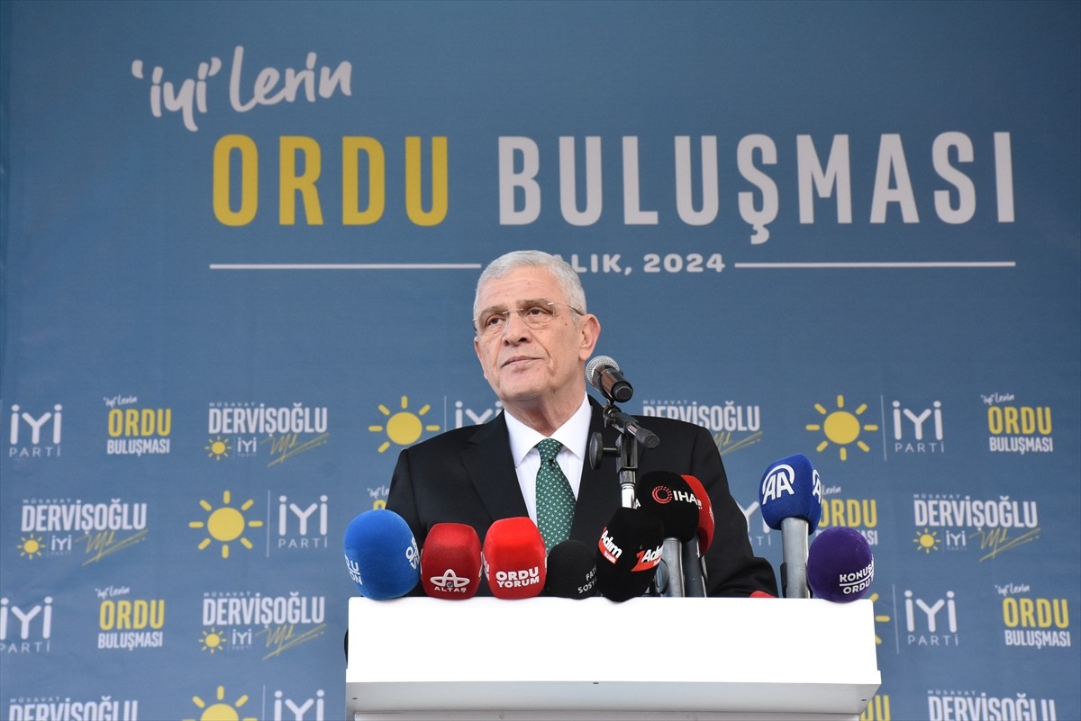 İYİ Parti Genel Başkanı Müsavat Dervişoğlu, Ordu'da partisinin il başkanlığı binasının açılışı...
