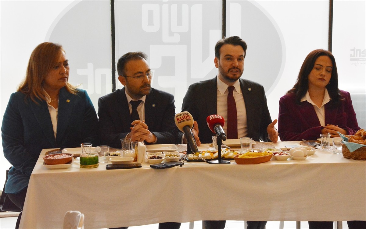 İYİ Parti Milli Güvenlik ve Göç Politikalarından Sorumlu Genel Başkan Yardımcısı Cenk Özatıcı...