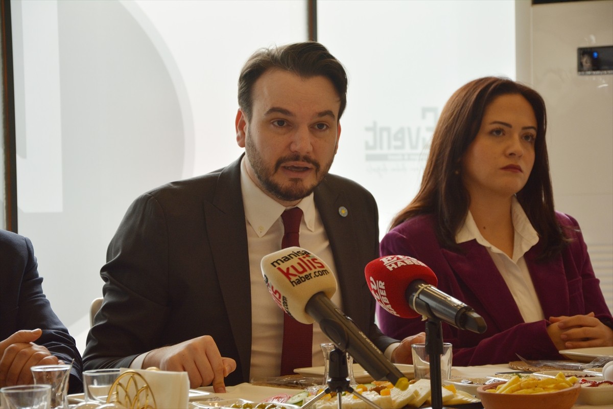 İYİ Parti Milli Güvenlik ve Göç Politikalarından Sorumlu Genel Başkan Yardımcısı Cenk Özatıcı...