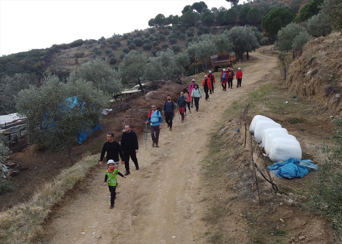 İzmir'de doğa ve kültürü bir arada bulunduran yürüyüş rotası Efeler Yolu, doğaseverleri Milli...