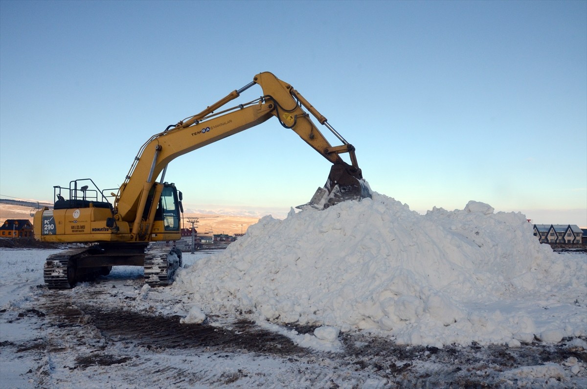 Kars'ın Sarıkamış ilçesinde, Sarıkamış Harekatı anma etkinlikleri kapsamında şehit asker...