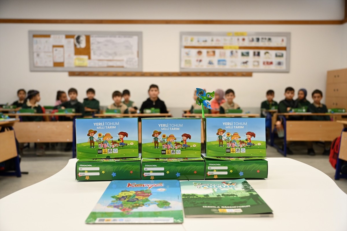 Konya'da, Büyükşehir Belediyesi ve İl Milli Eğitim Müdürlüğü arasında imzalanan protokol...