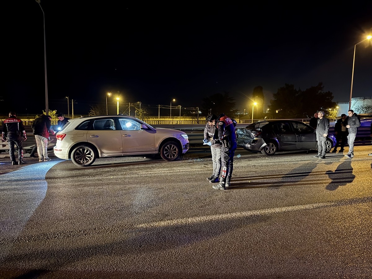Samsun'da tartıştığı kadını silahla öldüren zanlı, polisten kaçarken araçta intihar etti. Polis...