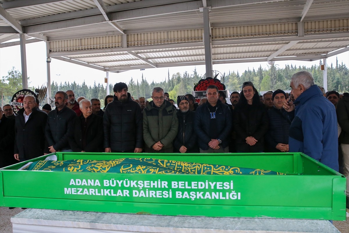 Şarkıcı Murat Kekilli'nin 84 yaşında hayatını kaybeden annesi Sıdıka Kekilli'nin cenazesi Adana'da...