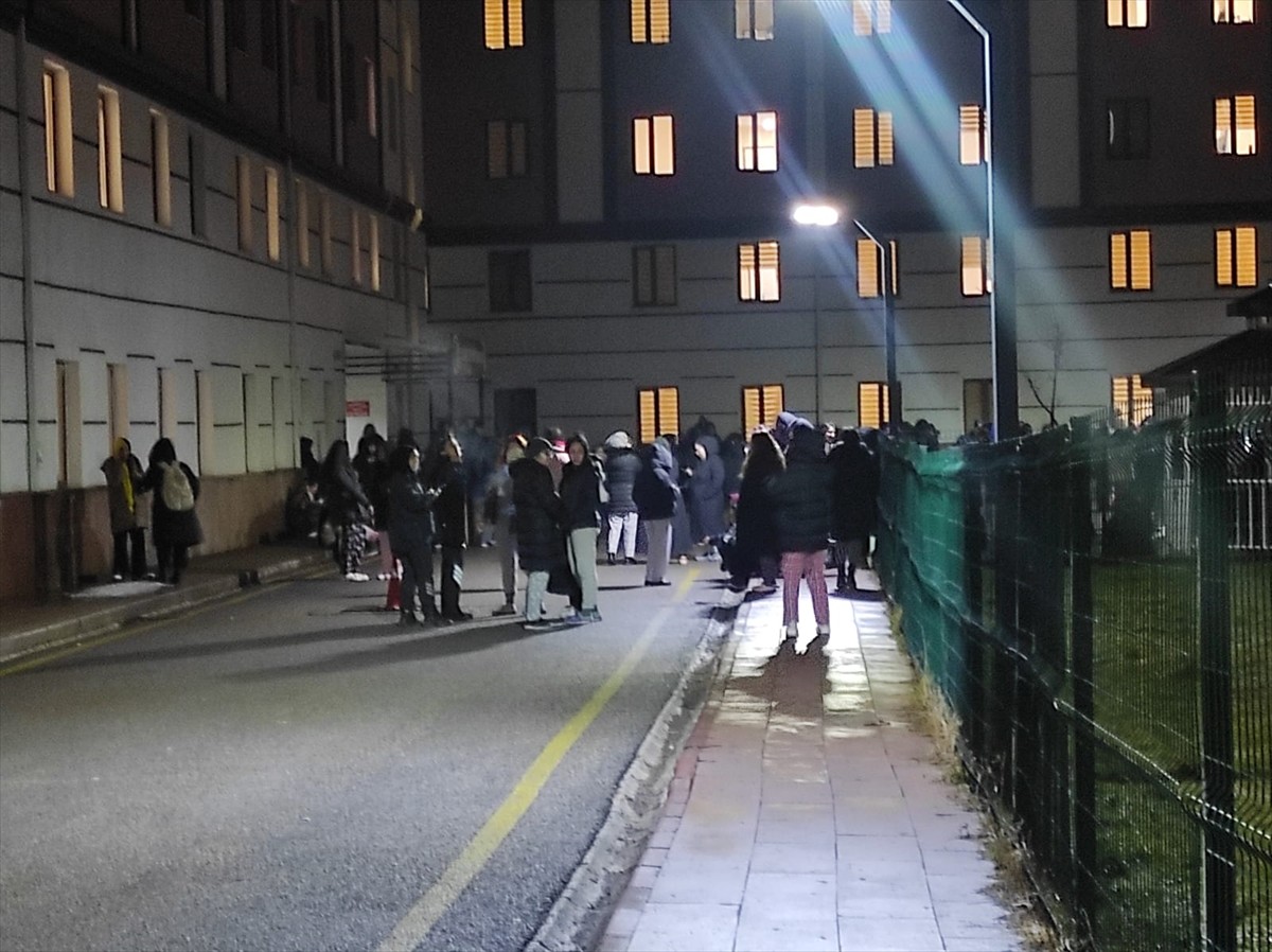 Sivas'ın Ulaş ilçesinde saat 23.30'da 4,4 büyüklüğünde deprem meydana geldi. Kent merkezi ve bazı...