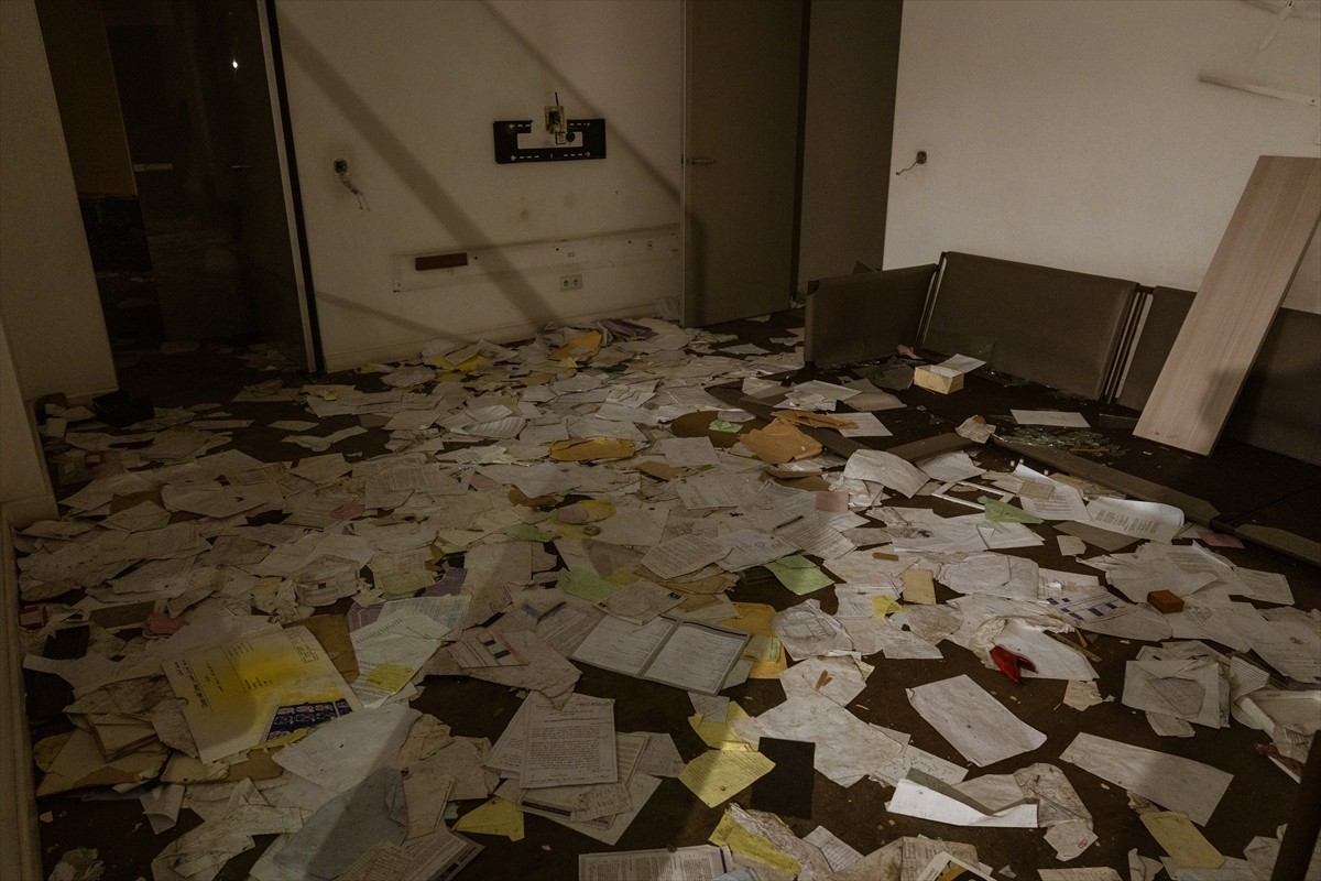 Suriye'de çöken rejimin lideri Beşşar Esed ve ailesinin, 8 Aralık'ta kaçana kadar yaşadığı...