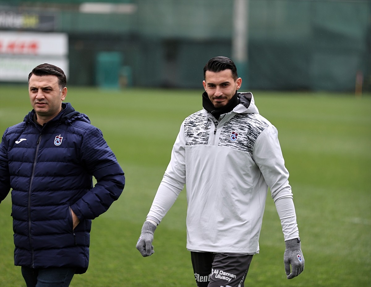 Takım kaptanı Uğurcan Çakır (sağda), Mehmet Ali Yılmaz Tesisleri'nde Reeder Samsunspor maçının...