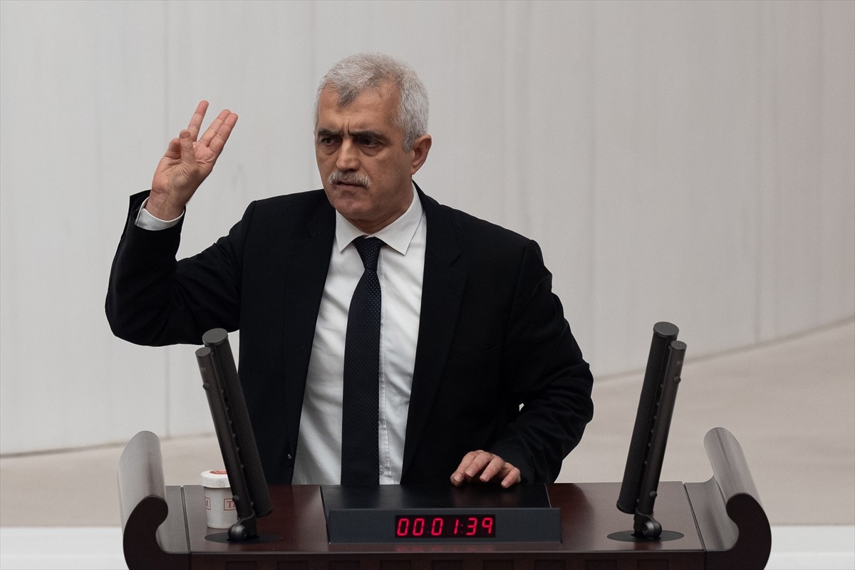 TBMM Genel Kurulu, TBMM Başkanvekili Bekir Bozdağ başkanlığında toplandı. DEM Parti Kocaeli...