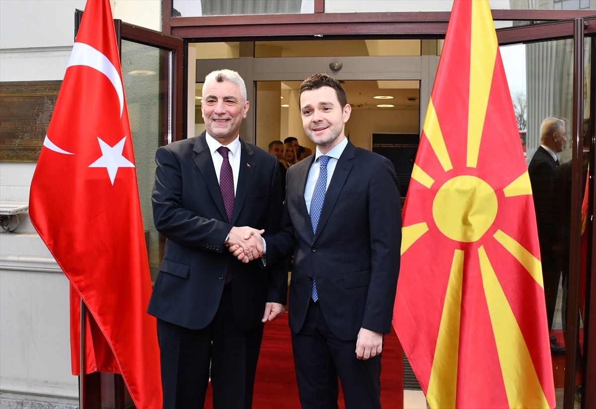 Ticaret Bakanı Ömer Bolat, Kuzey Makedonya Dışişleri ve Dış Ticaret Bakanı Timço Mucunski ile...