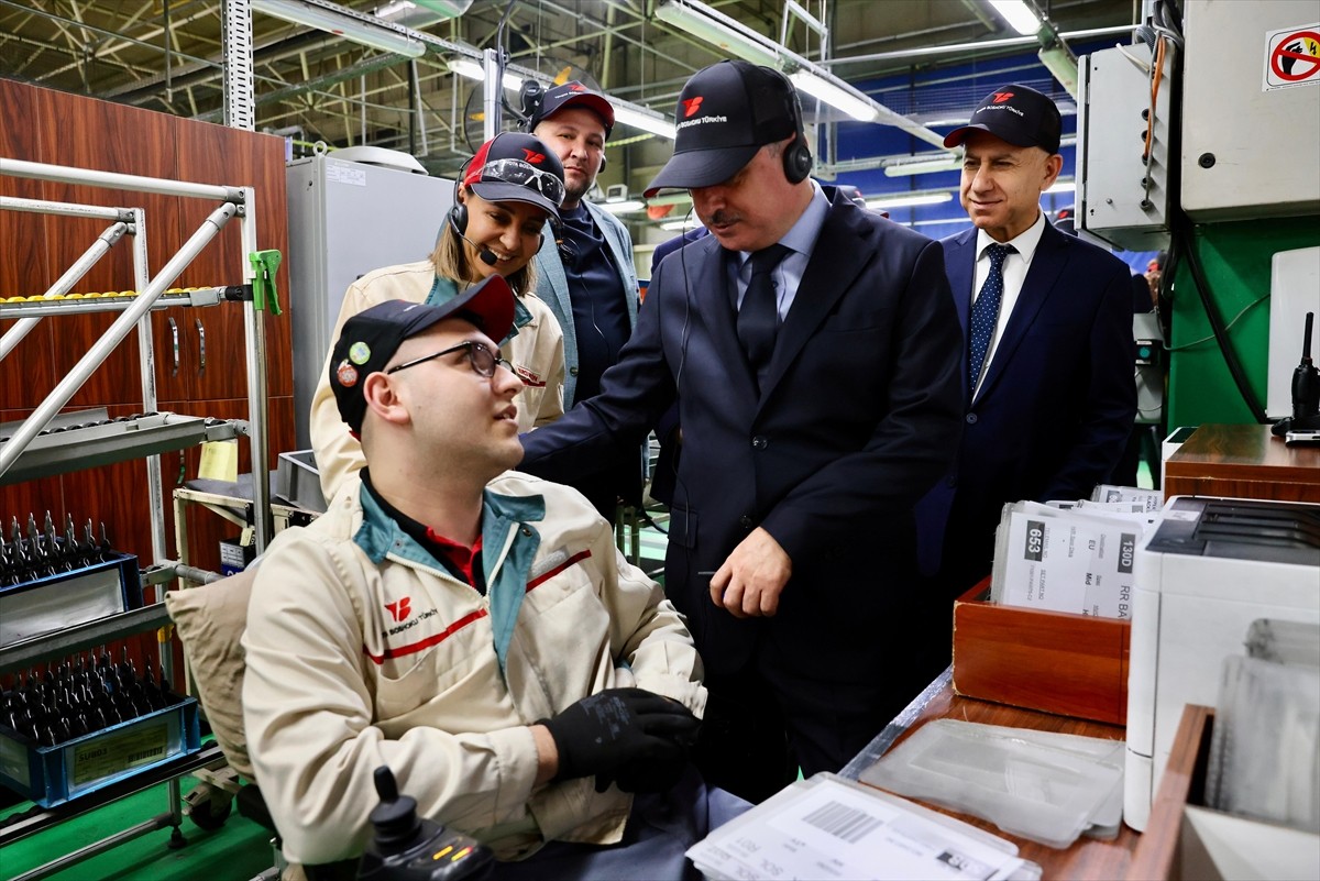 Toyota Boshoku Türkiye, engelli istihdamına sunduğu katkılardan dolayı "Engelli Dostu İş Yeri...