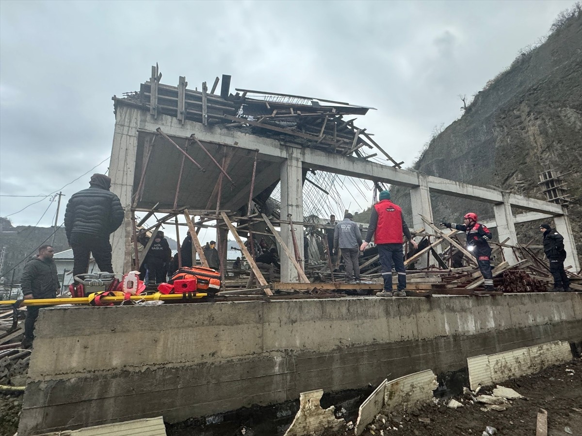Trabzon'da bir inşaatta göçük meydana geldi. Ortahisar ilçesinin Deliklitaş mevkisindeki inşaatta...