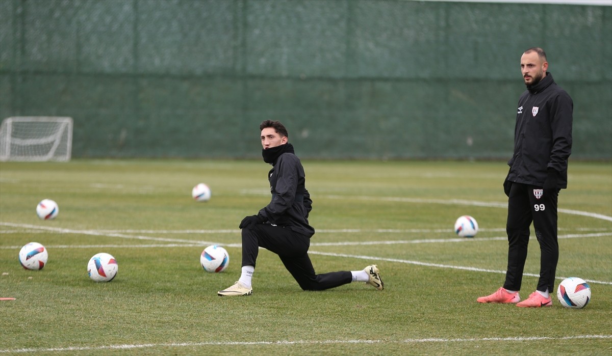 Trendyol 1. Lig'in 16. haftasında sahasında Gençlerbirliği ile karşılaşacak Teksüt Bandırmaspor...