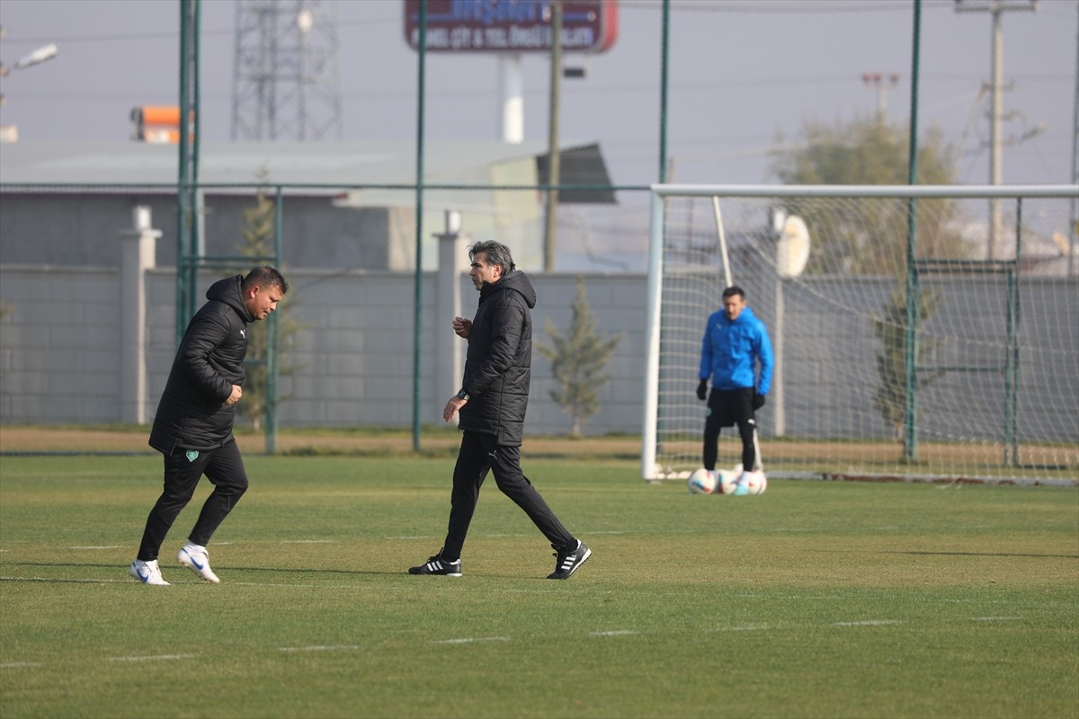 Trendyol 1. Lig takımı Alagöz Holding Iğdır FK, Yalçın Koşukavak'ın istifasının ardından teknik...