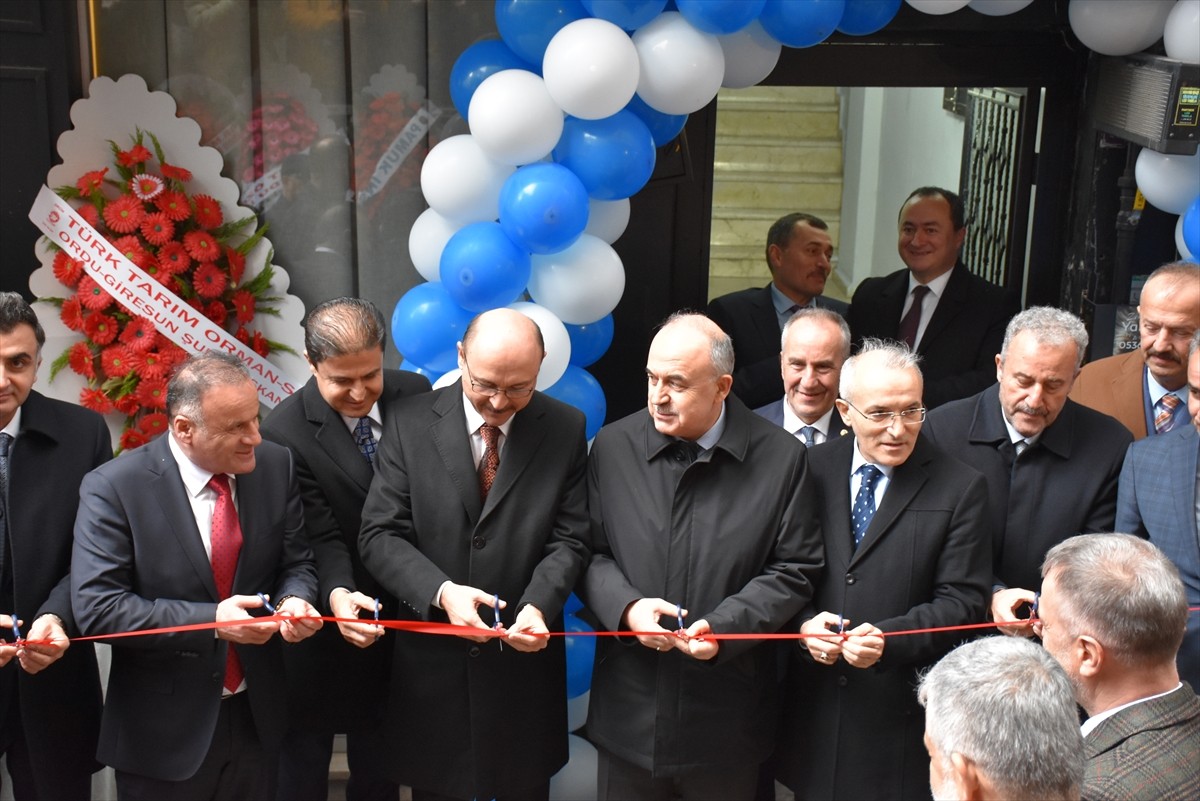 Türk Eğitim-Sen Genel Başkanı Talip Geylan, Türk Eğitim-Sen Ordu Şubesinin yeni hizmet binasının...