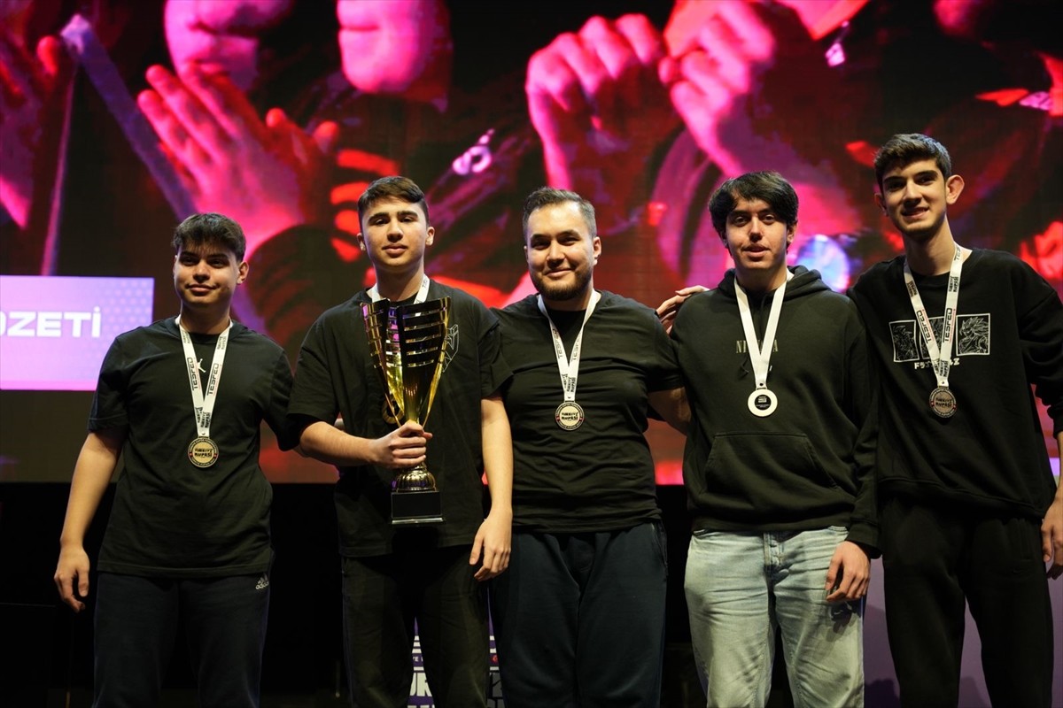 Türkiye Espor Federasyonu (TESFED) tarafından düzenlenen Türkiye Kupası'nda dereceye girenler...