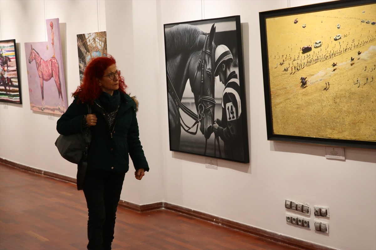 Türkiye Jokey Kulübü (TJK) tarafından düzenlenen 12. Resim Yarışması'nda dereceye giren ve...