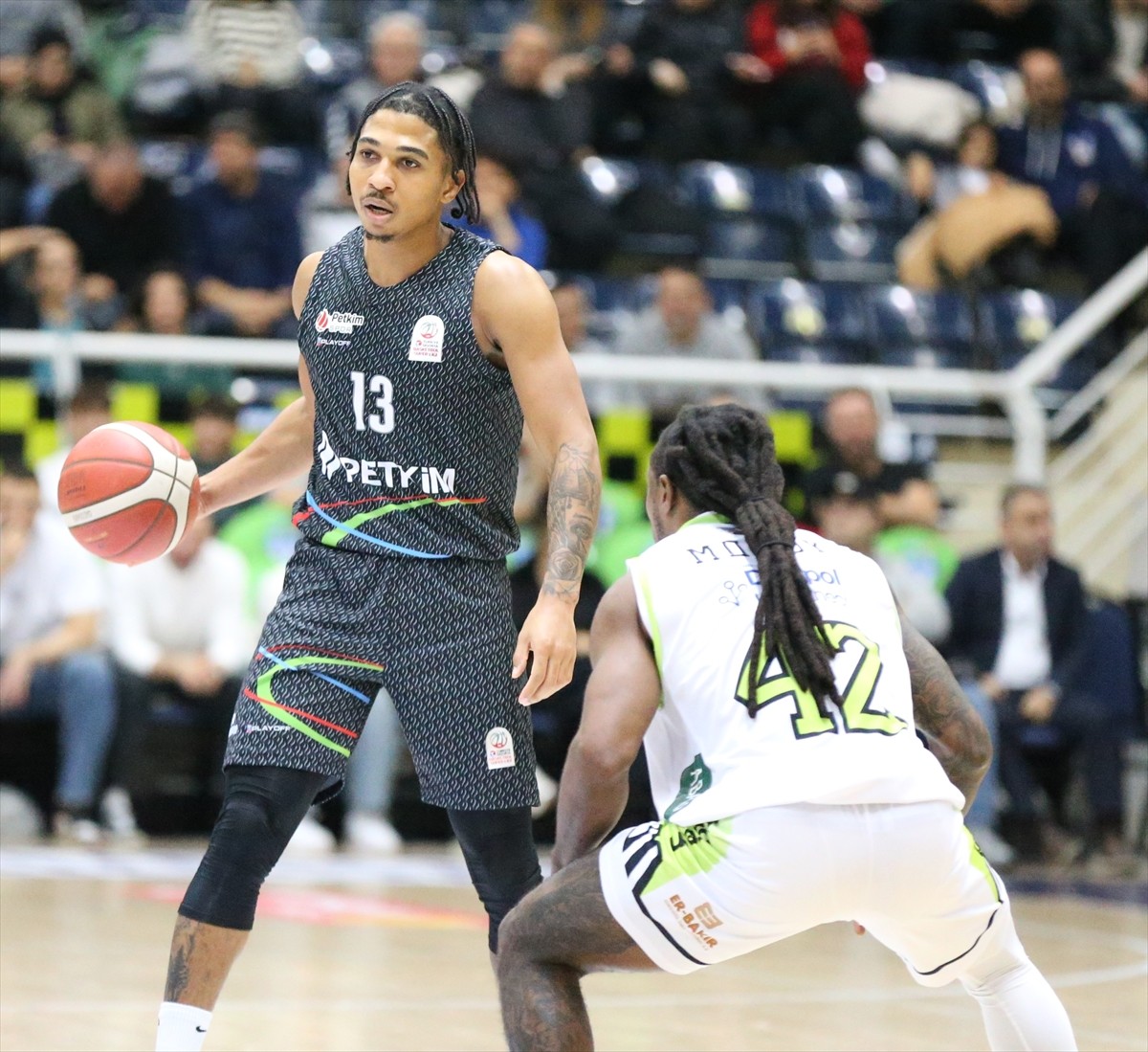 Türkiye Sigorta Basketbol Süper Ligi'nin 9. hafta maçında, Yukatel Merkezefendi Belediyesi Basket...