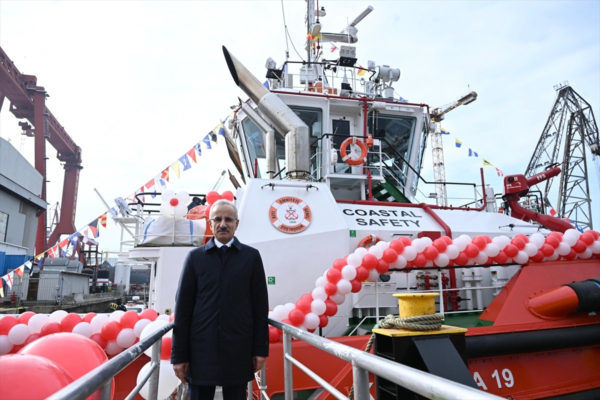 Ulaştırma ve Altyapı Bakanı Abdulkadir Uraloğlu, SANMAR Tersanesi'nde düzenlenen "Kurtarma 19-20...
