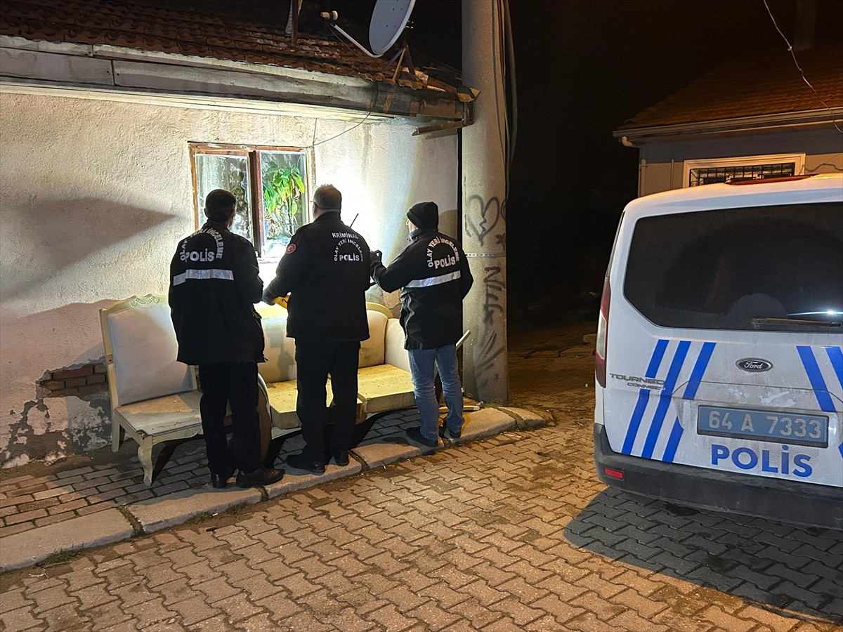 Uşak'ta oğlu tarafından darbedilen baba, kaldırıldığı hastanede hayatını kaybetti. Polis ekipleri...