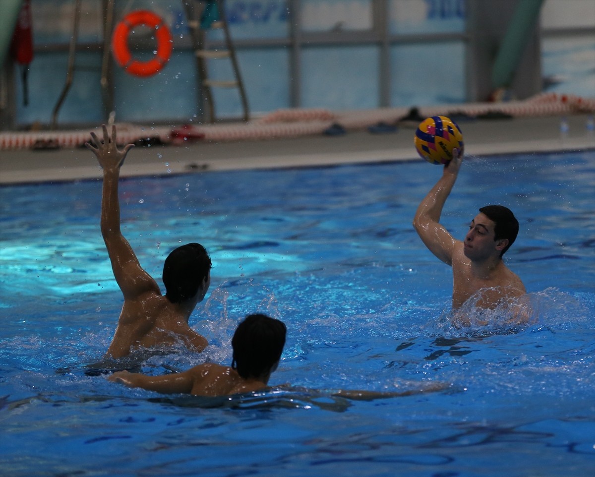 16 Yaş Altı Erkek Milli Sutopu Takımı, Türkiye'nin ev sahipliğinde yapılacak Avrupa...