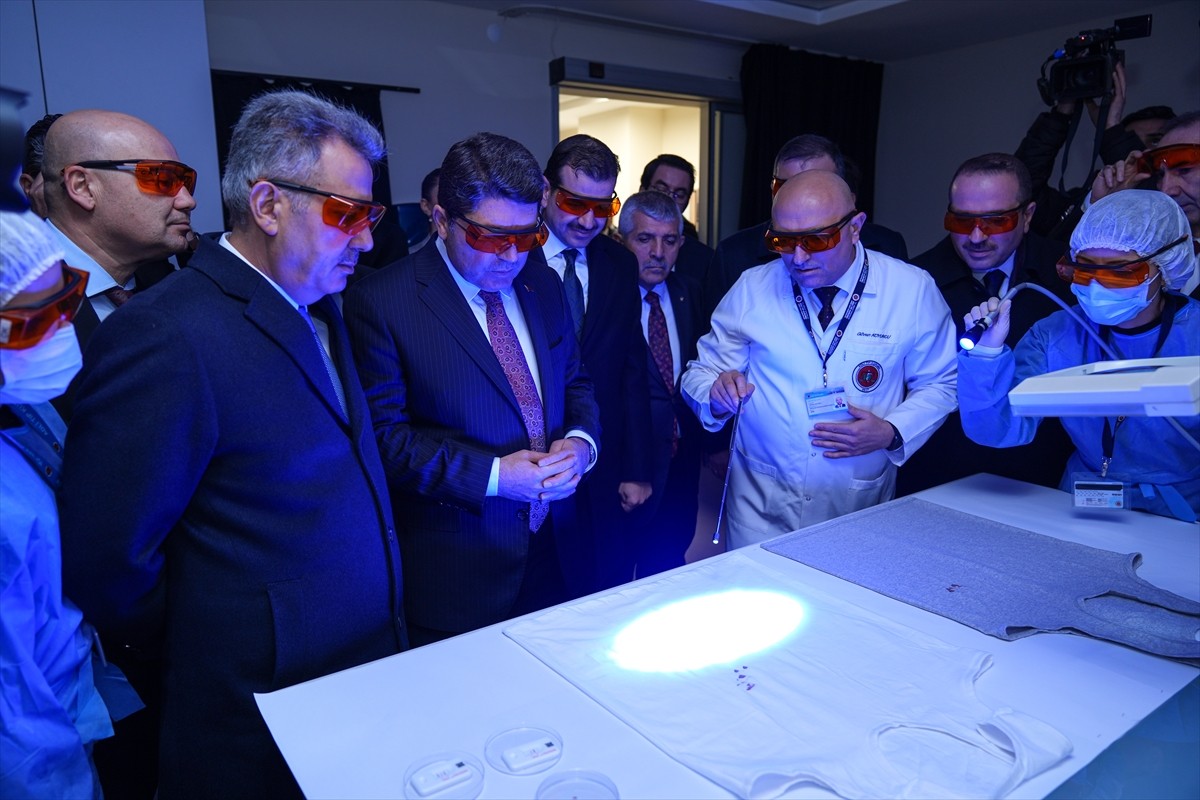 Adalet Bakanı Yılmaz Tunç, Buca ilçesinde, İzmir Adli Tıp ile İzmir ve Karşıyaka Denetimli...