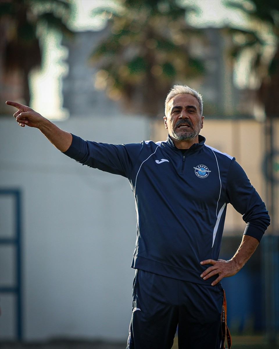 Adana Demirspor, Trendyol Süper Lig'in 21. haftasında deplasmanda Çaykur Rizespor ile oynayacağı...