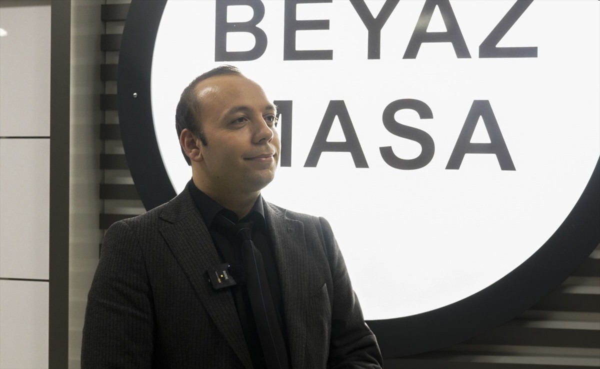 Afyonkarahisar'da boğazına yiyecek takılan kişi, Heimlich manevrasıyla kurtuldu. Müdahale...