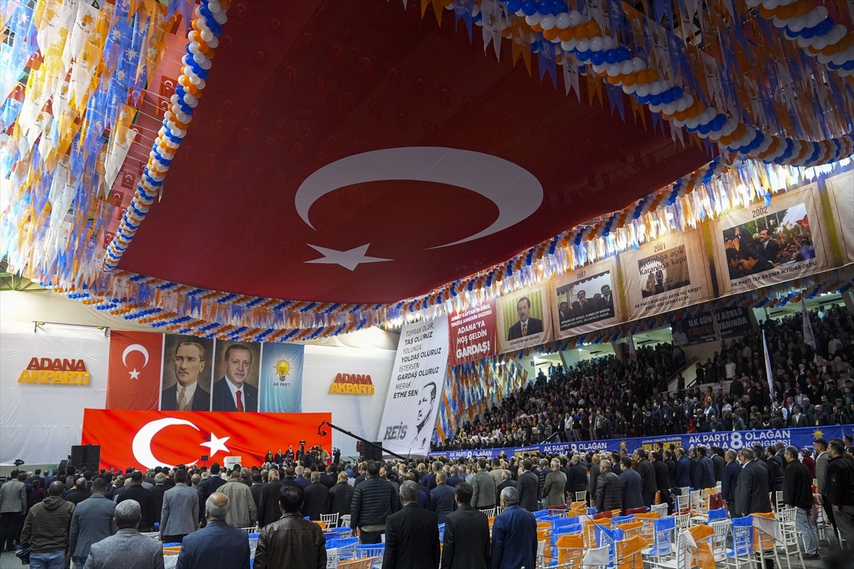 AK Parti Adana 8. Olağan İl Kongresi Serinevler Spor Salonu’nda düzenlendi.