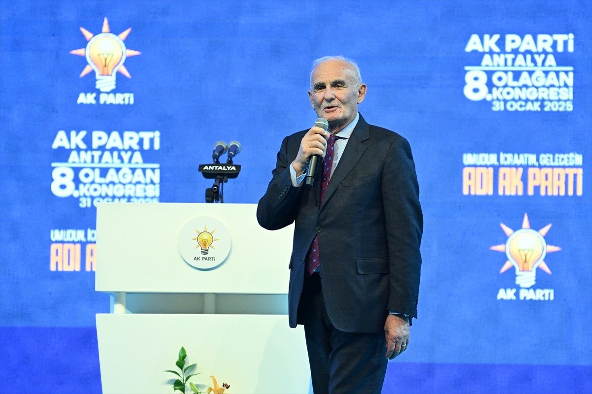 AK Parti Antalya 8. Olağan Kongresi, Antalya Spor Salonu'nda gerçekleştirildi. AK Parti Sosyal...