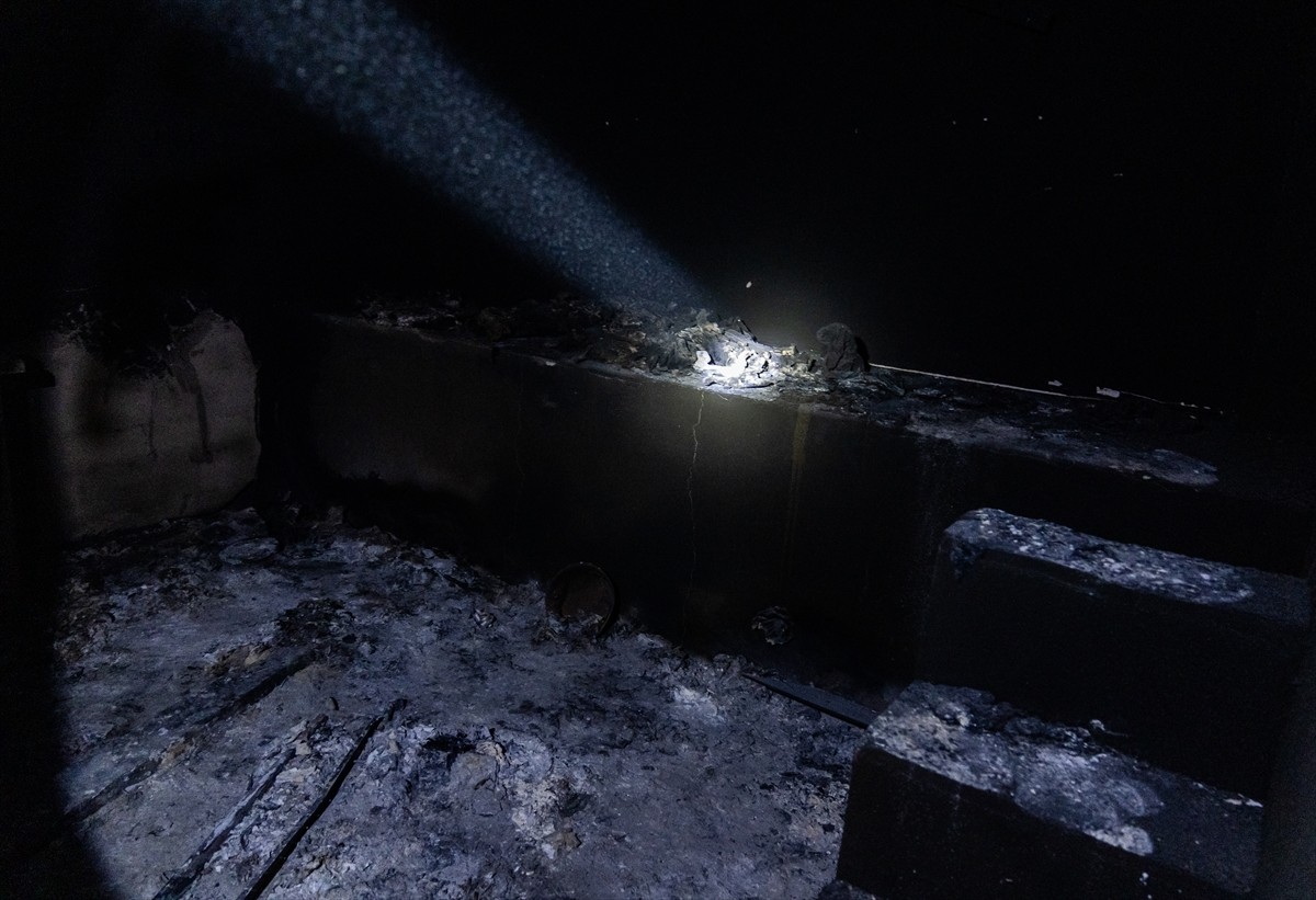 Anadolu Ajansı (AA) ekipleri, Suriye'de devrik Esed rejiminin başkent Şam'daki işkence üssü...