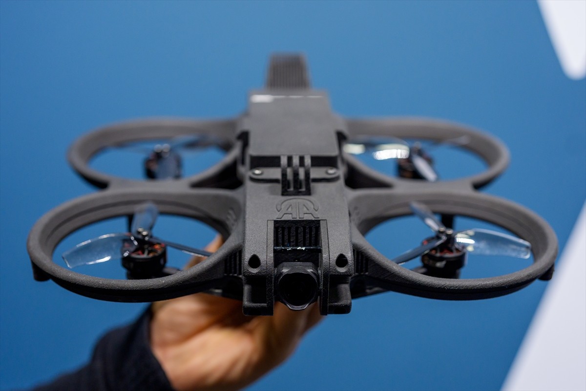 Anadolu Ajansı (AA) Teknoloji'nin ürettiği haberci dronu Tepe, Suriye-Türkiye sınırında terör...