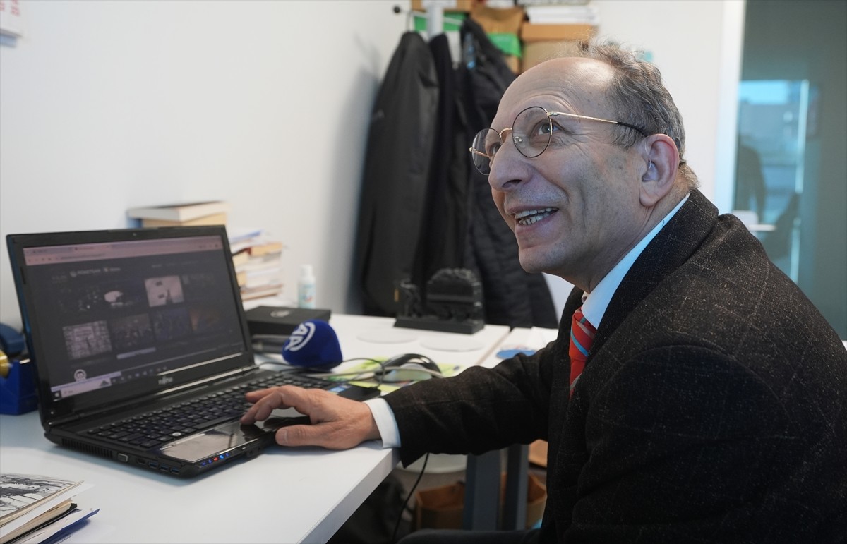 Anadolu Ajansının (AA) eski Genel Müdürü, akademisyen Doç. Dr. Hilmi Bengi, AA'nın "Yılın...