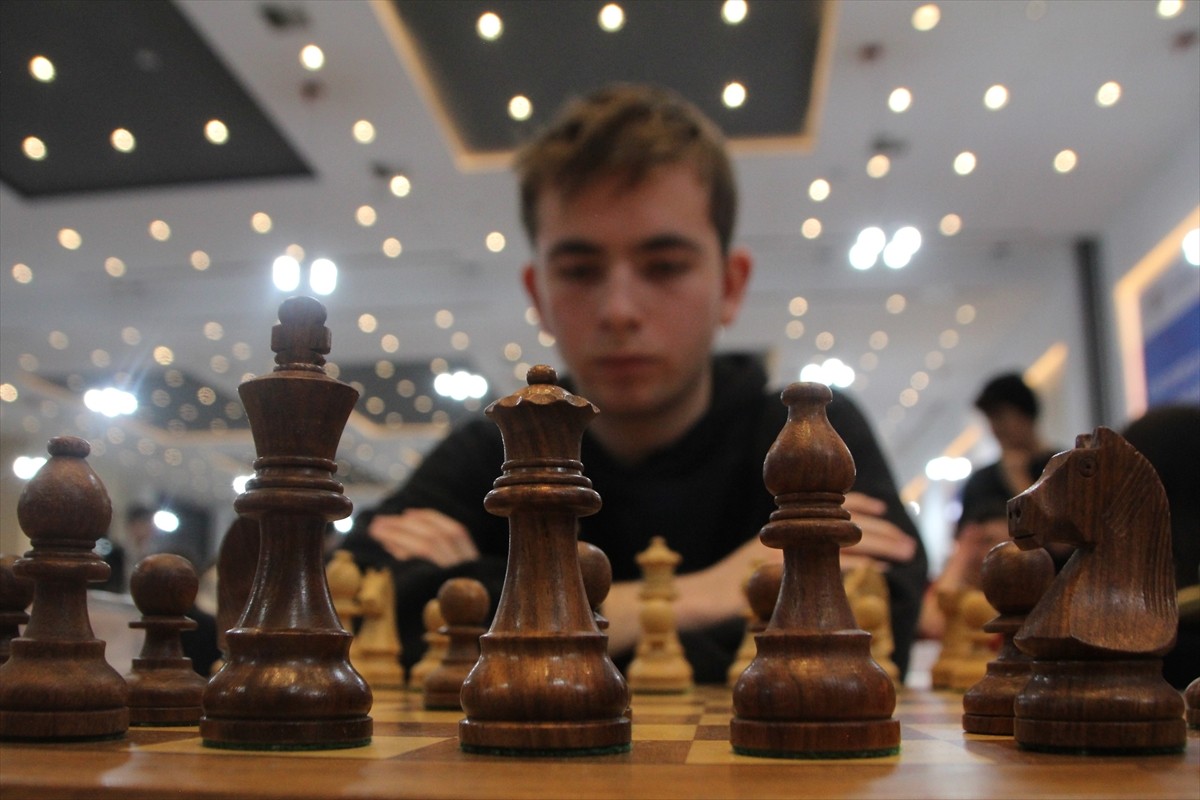 Antalya'da düzenlenen 2025 Türkiye Küçükler ve Yıldızlar Satranç Şampiyonası başladı. Türkiye...