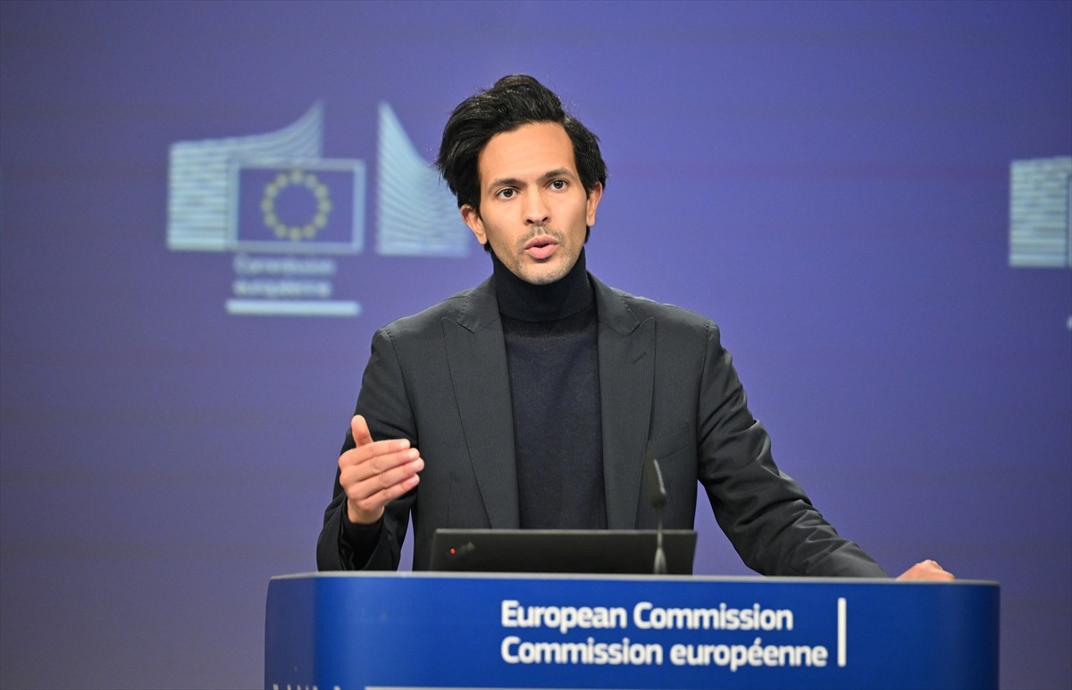 Avrupa Birliği (AB) Komisyonu Dış İlişkiler Sözcüsü Anouar El Anouni (fotoğrafta) AB'nin...