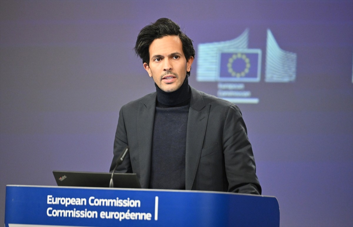 Avrupa Birliği (AB) Komisyonu Dış İlişkiler Sözcüsü Anouar El Anouni (fotoğrafta) AB'nin...
