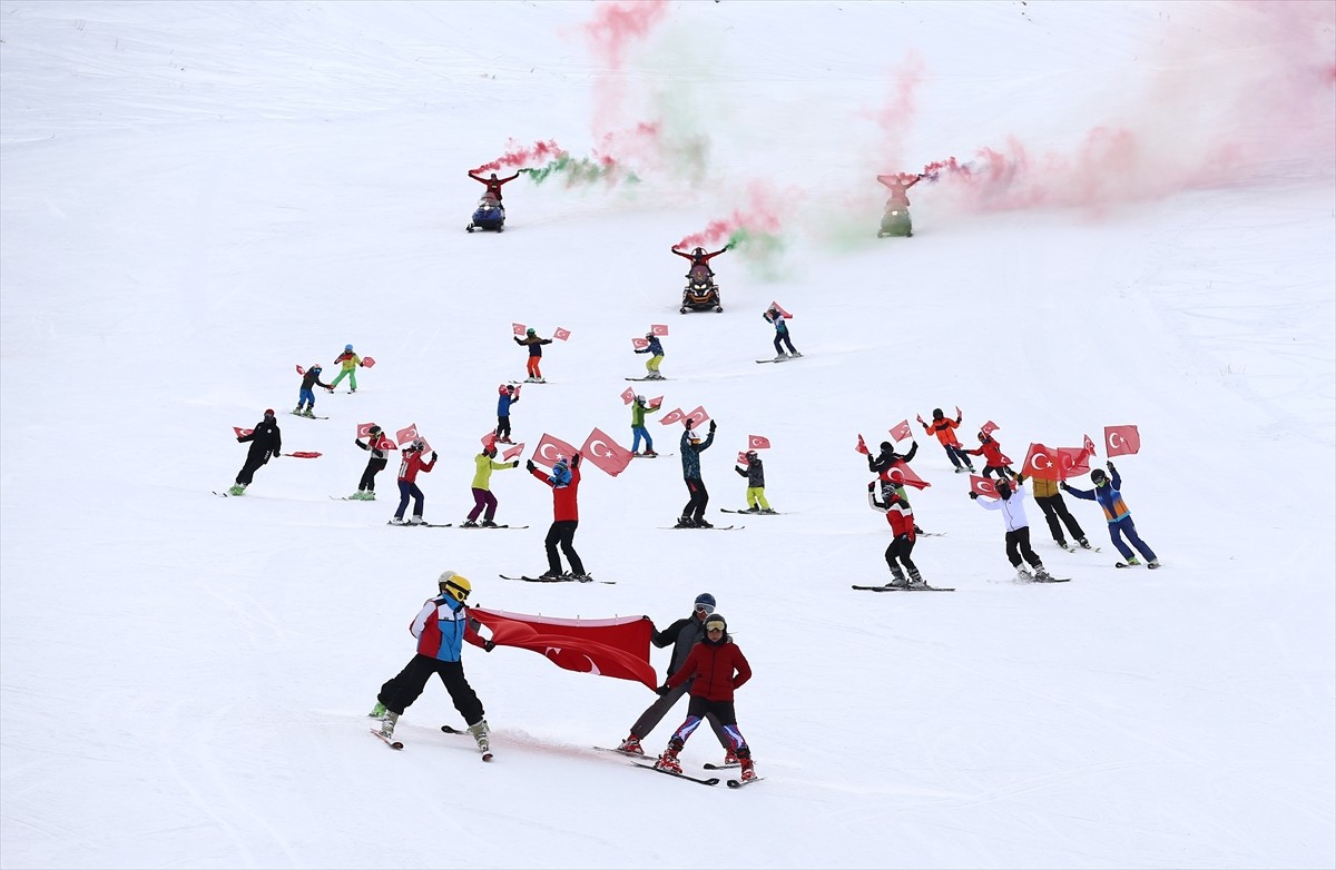 Bingöl&#039;deki Hesarek Kayak Merkezi&#039;nde sezon açılışı dolayısıyla Valilik ile Gençlik ve Spor İl...