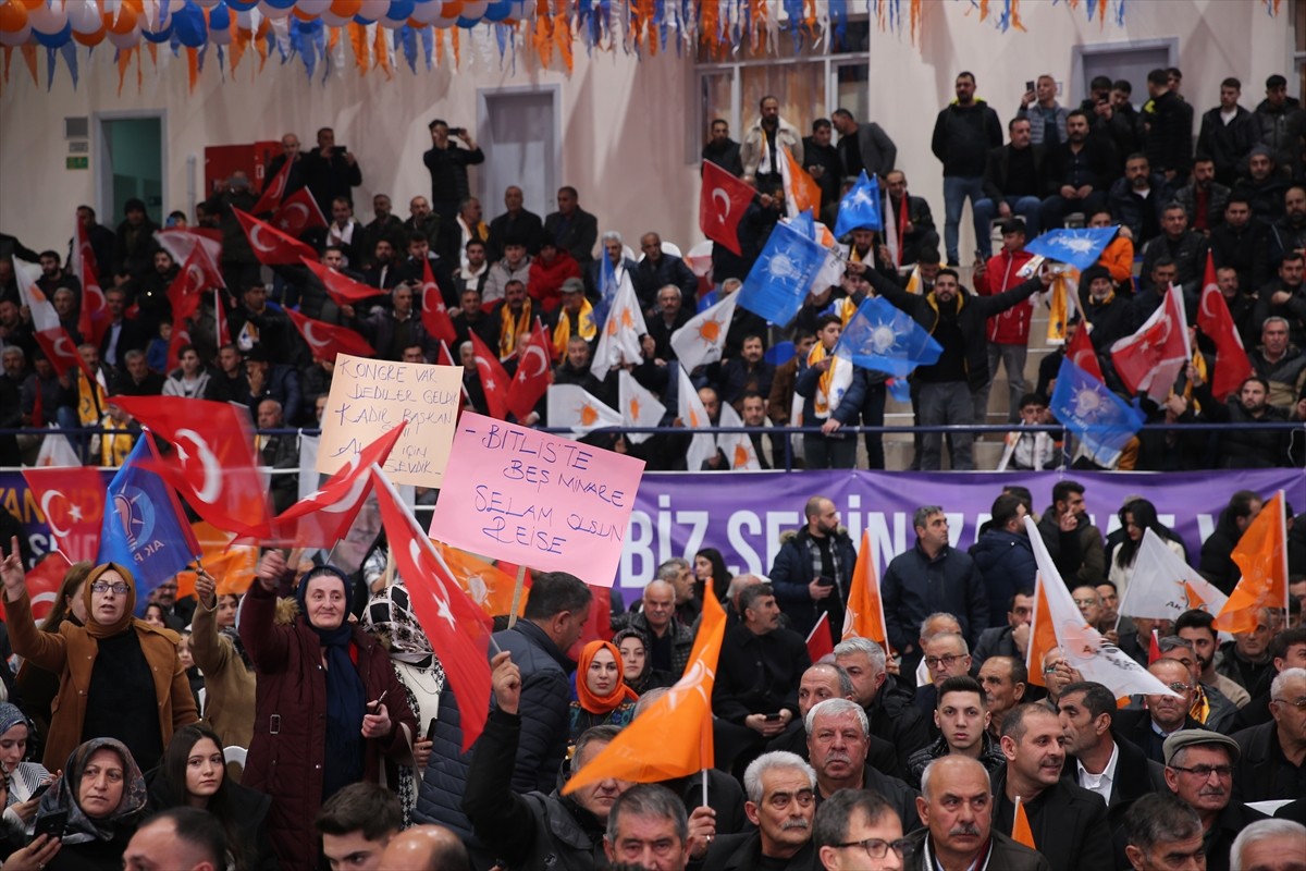 Bitlis'te İsmail Eren Spor Kompleksi'nde AK Parti Bitlis 8. Olağan İl Kongresi yapıldı. 