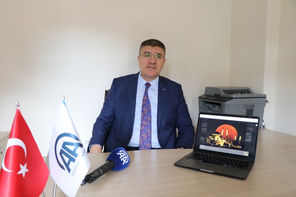 Burdur Mehmet Akif Ersoy Üniversitesi (MAKÜ) Rektörü Prof. Dr. Hüseyin Dalgar, Anadolu Ajansı'nın...