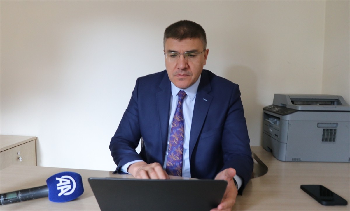 Burdur Mehmet Akif Ersoy Üniversitesi (MAKÜ) Rektörü Prof. Dr. Hüseyin Dalgar, Anadolu Ajansı'nın...