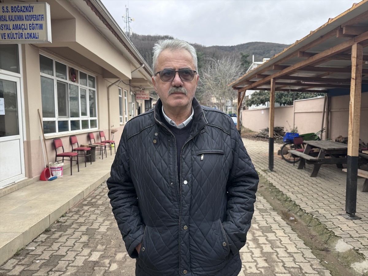 Bursa'nın Karacabey ilçesindeki barınaktan kaçan bir ayının yakalanması için çalışma başlatıldı....